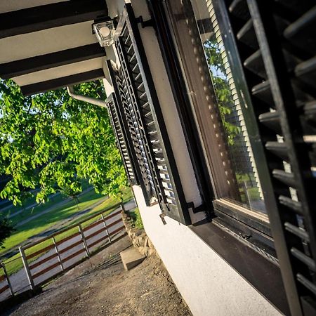 Kuca Za Odmor, Ferienhaus, Holiday Home Rugas Orahovica المظهر الخارجي الصورة