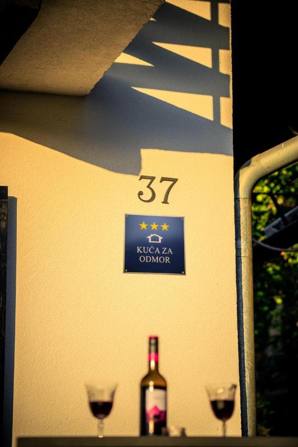 Kuca Za Odmor, Ferienhaus, Holiday Home Rugas Orahovica المظهر الخارجي الصورة